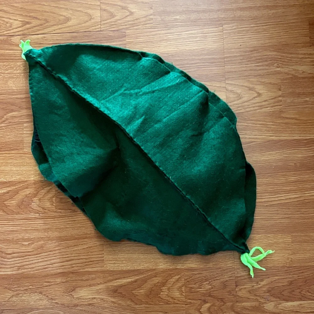 Green Pea Pod Baby Costume - Picture 5 of 6